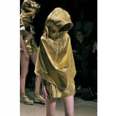 【SALE】コムデギャルソンCOMME des GARCONS ウールサークルジップポンチョ