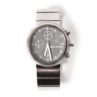 イッセイミヤケISSEY MIYAKE TRAPEZOID SILAQ004