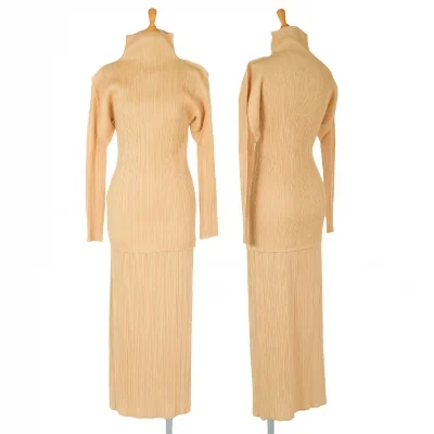 【SALE】プリーツプリーズPLEATS PLEASE プリーツハイネックセットアップ 淡オレンジ