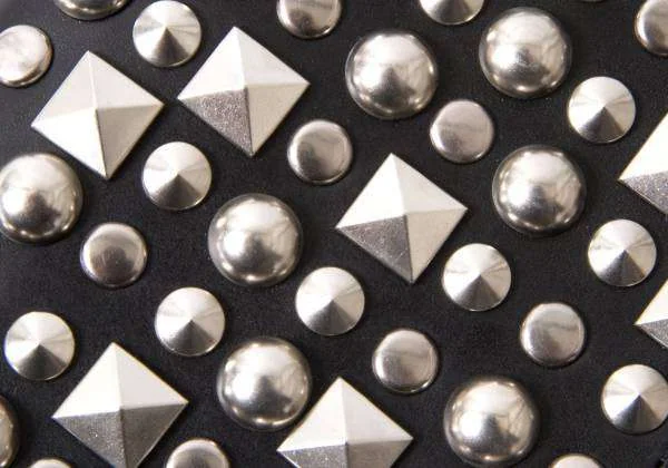 ジュンヤワタナベJUNYA WATANABE スタッズレザーミニポーチ 黒 (K-30124)