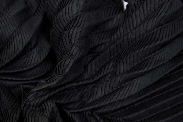 イッセイミヤケミーISSEY MIYAKE me デザインプリーツボレロ 黒F