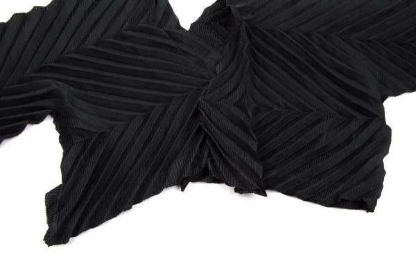 イッセイミヤケミーISSEY MIYAKE me デザインプリーツボレロ 黒F