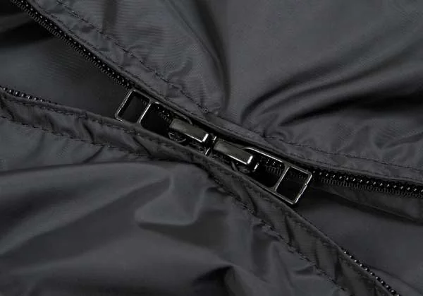 ISSEY MIYAKE Nylon switching zip design pants K-33654_011