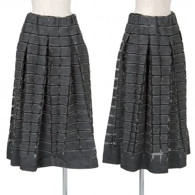 イッセイミヤケ ハートISSEY MIYAKE HaaT デニム貼付けシースループリーツスカート グレー