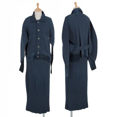 イッセイミヤケISSEY MIYAKE起毛プリーツ切替ドルマンスリーブセットアップ 紺