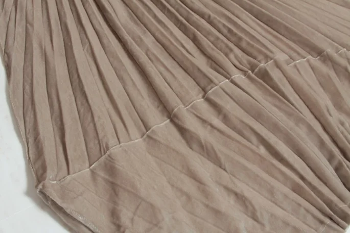 ISSEY MIYAKE Pleated velor skirt K-3174_004