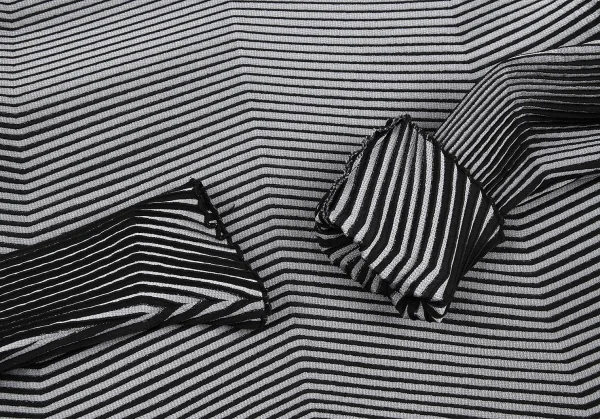 SALE】イッセイミヤケISSEY MIYAKE 変形立体プリーツトップス 黒