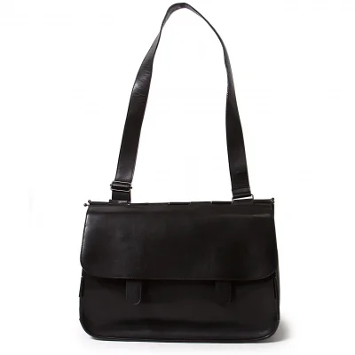 イッセイミヤケISSEY MIYAKE レザーフラップショルダーバッグ