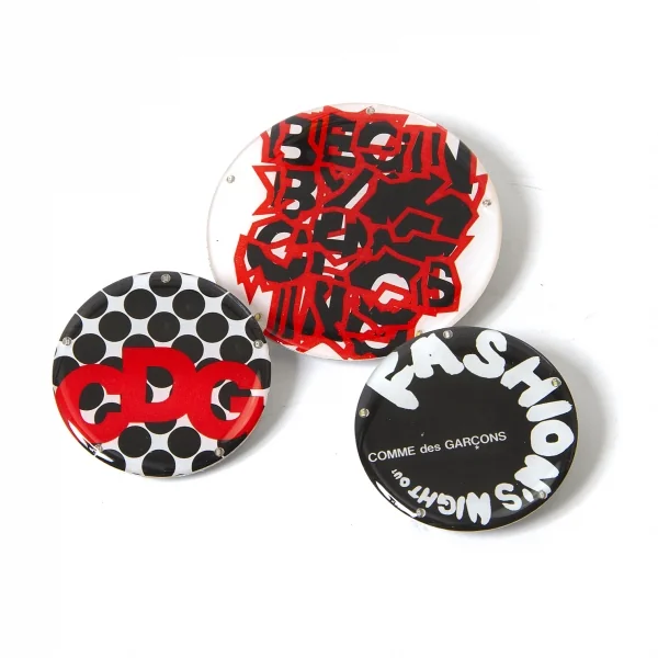 COMME des GARCONS ピンバッジ 5個セット コムデギャルソンCOMME des GARCONS 2016FNOノベルティ光るピンバッチ
