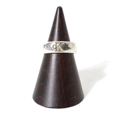 カルバンクラインCalvin Klein ロゴ刻印リング