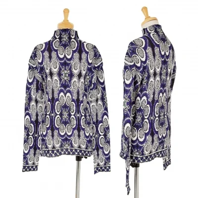 イッセイミヤケISSEY MIYAKE 総柄プリントハイネック長袖プリーツトップス