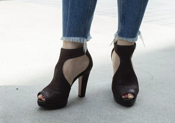 【SALE】プラダPRADA ベルテッドヒールサンダル 濃茶34（22位） K-64111_017