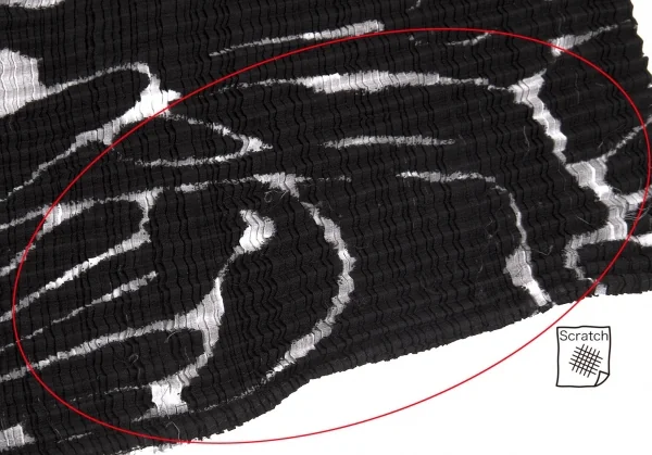 【SALE】イッセイミヤケISSEY MIYAKE モノクロプリントボックスプリーツハイネックTシャツ 黒白L K-65321_013