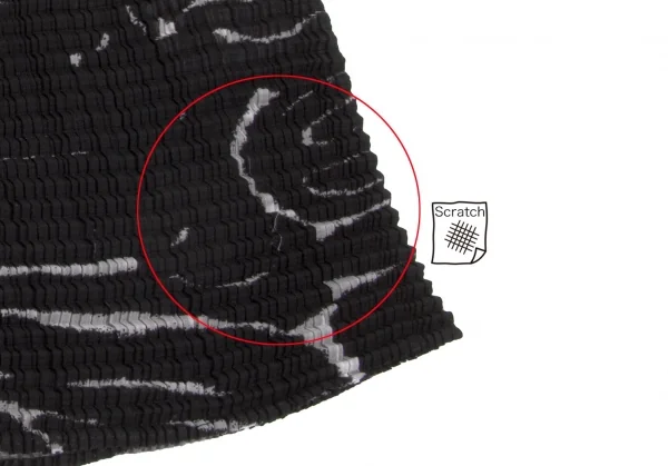 【SALE】イッセイミヤケISSEY MIYAKE モノクロプリントボックスプリーツハイネックTシャツ 黒白L K-65321_008