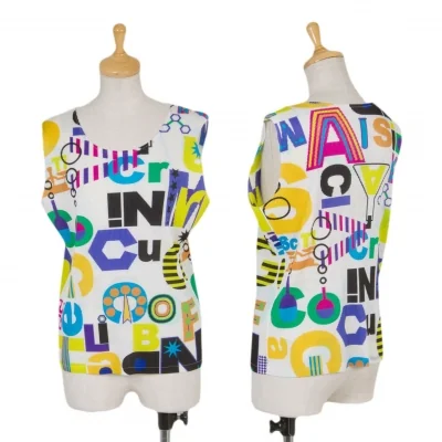 プリーツプリーズPLEATS PLEASE タイポグラフィプリントプリーツタンクトップ