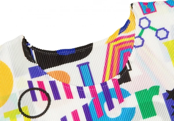 PLEATS PLEASE Textured Printed Sleeveless Shirt K-66683_004