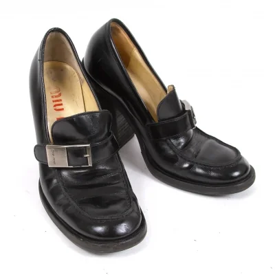 ミュウミュウMIU MIU メタルバックルヒールローファー 黒