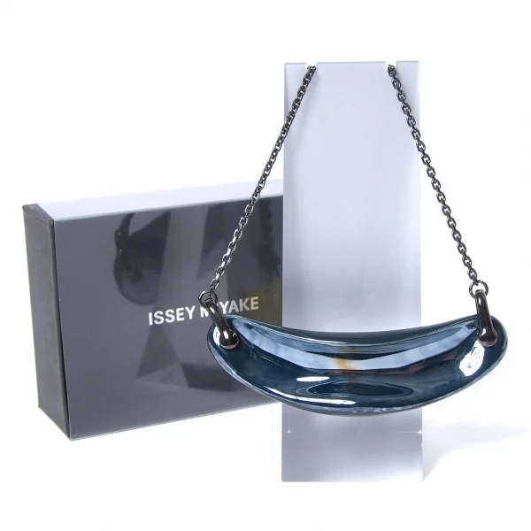 イッセイミヤケISSEY MIYAKE メタリック磁器ネックレス