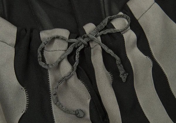 【SALE】イッセイミヤケ ミーISSEY MIYAKE me ストライププリーツチュニックトップス グレー黒M位 K-67414_005