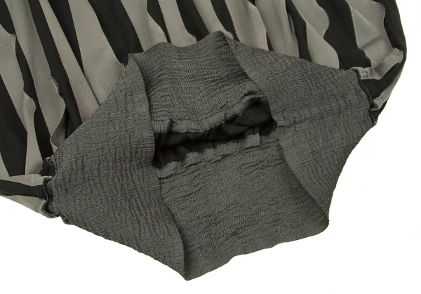 【SALE】イッセイミヤケ ミーISSEY MIYAKE me ストライププリーツチュニックトップス グレー黒M位 K-67414_009