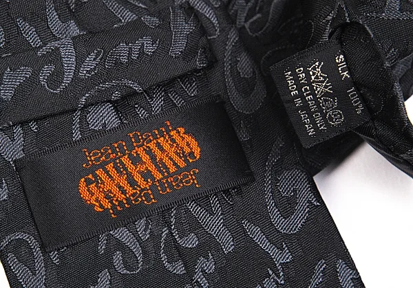 【SALE】ジャンポールゴルチエJean Paul GAULTIER  シルクブランドレタリングジャガードネクタイ 黒 K-68376_007