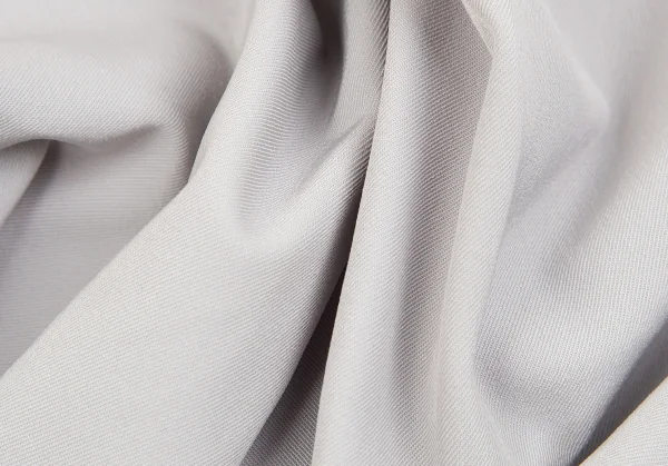 【SALE】イッセイミヤケISSEY MIYAKE ナイロンストレッチパンツ ライトグレー1 K-70412_011