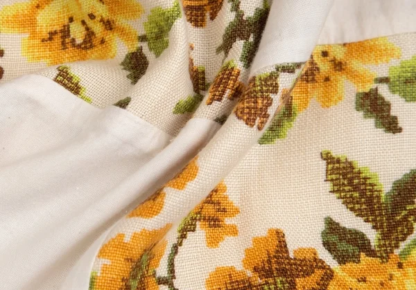 トリココムデギャルソンtricot COMME des GARCONS クロスステッチフラワープリントパッチワークスカート 黄生成りS K-70841_013