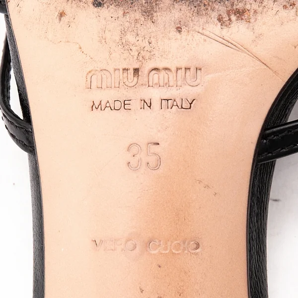 ミュウミュウMIU MIU レザーミュール 35（22.5位） 黒35(22.5位) (K-72548)