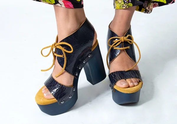 ジルサンダーネイビーJIL SANDER NAVY クラックレザーチャンキーヒールサンダル 紺35.5（22.5位) K-72679_013