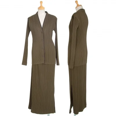 イッセイミヤケ ホワイトレーベルISSEY MIYAKE WHITELABEL プリーツノーカラーセットアップ カーキ