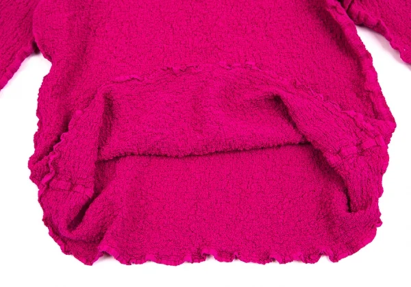 イッセイミヤケ ミーISSEY MIYAKE me カリフラワーVネックカットソー ショッキングピンクM位 K-74271_008