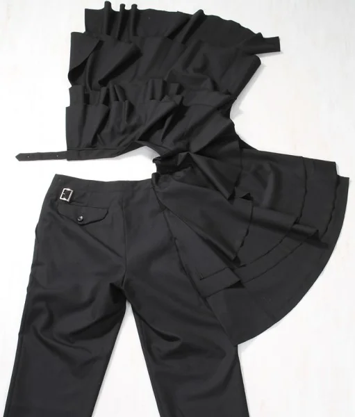 コムデギャルソン ブラックCOMME des GARCONS BLACK 3段巻きスカート
