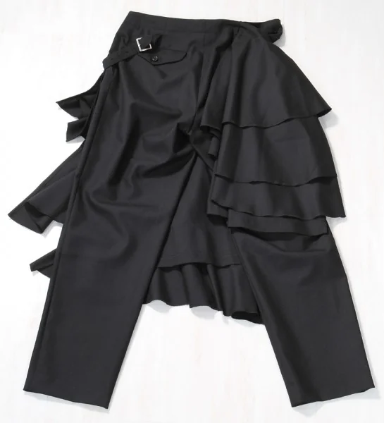 コムデギャルソン ブラックCOMME des GARCONS BLACK 3段巻きスカート