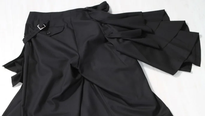 コムデギャルソン ブラックCOMME des GARCONS BLACK 3段巻きスカート