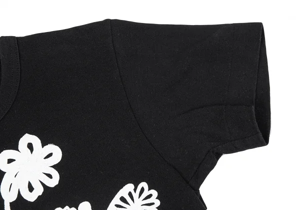 ブラックコムデギャルソンBLACK COMME des GARCONS フラワーロゴプリントTシャツ 黒S K-75401_005