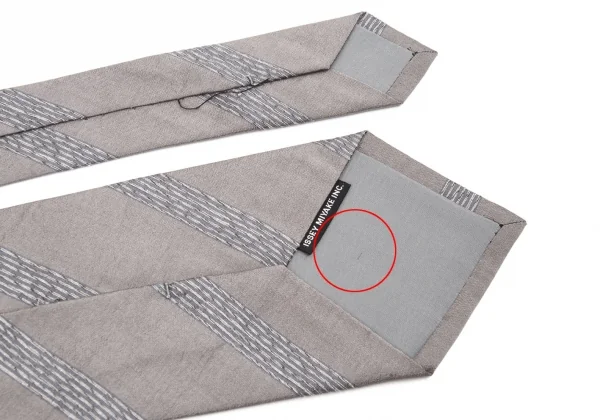 イッセイミヤケ メンISSEY MIYAKE MEN 斜めストライプネクタイ 濃淡グレー K-76343_006