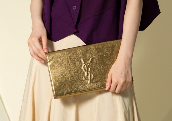 Yves Saint Laurent ゴールドクラッチバッグ Yves Saint Laurent ゴールドクラッチバッグ