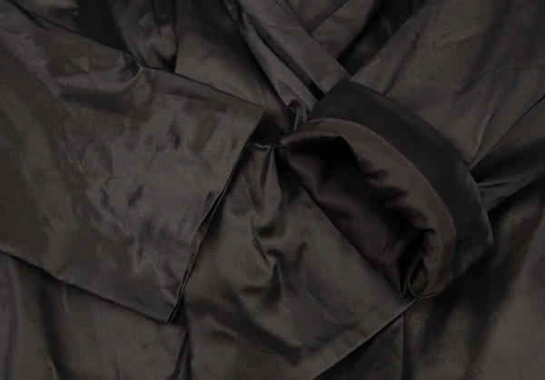 イッセイミヤケ ハートISSEY MIYAKE HaaT ポリ光沢ラップショートジャケット チャコールカーキ2 K-77680_005