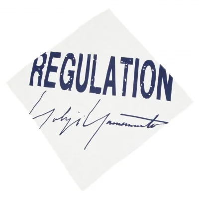 レギュレーション ヨウジヤマモトREGULATION yohji yamamoto ロゴプリントハンカチ オフ紺