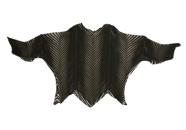 イッセイミヤケISSEY MIYAKE バイアスプリーツデザインボート