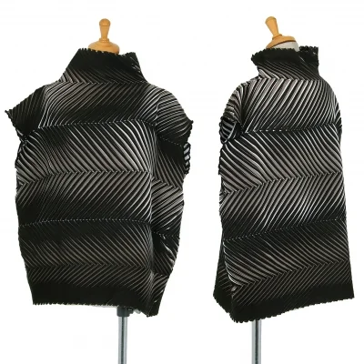 イッセイミヤケISSEY MIYAKE バイアスプリーツハイネックノースリーブトップス 黒モカ