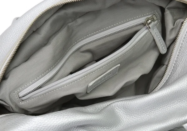 ズッカzucca フォイルシュリンクレザーハンドバッグ シルバー K-80611_011