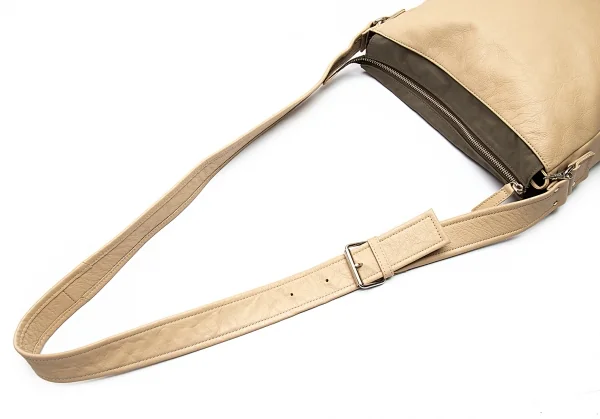 マーガレットハウエル アイデア MARGARET HOWELL idea レザーショルダーバッグ モカベージュ K-80687_008