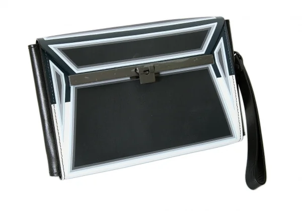 イッセイミヤケISSEY MIYAKE GUSTON ガストン ジオメトリックラインプリントレザーポーチ 黒ライトブルー他 K-80801_002