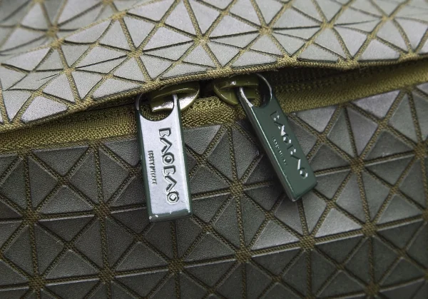バオバオ イッセイミヤケ BAO BAO ISSEY MIYAKE マットバックパック マットグリーン K-81703_012