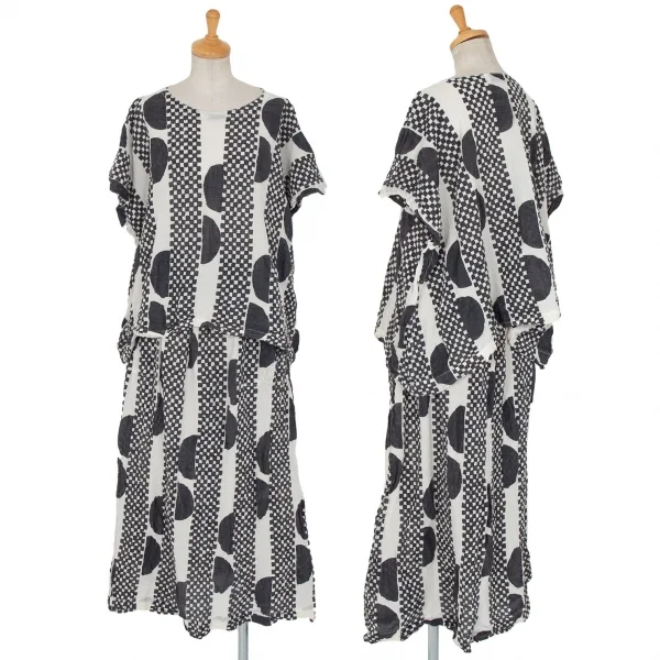 イッセイミヤケ ミーISSEY MIYAKE me チェックストライプAラインスカート オフ黒F K-82271_012