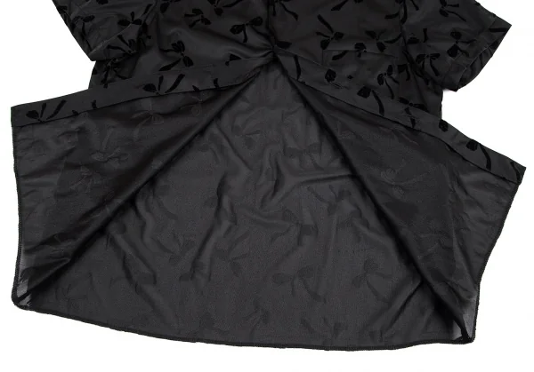 ローブドシャンブル コムデギャルソンrobe de chambre COMME des GARCONS リボンフロッキーポリ半袖ブラウス 黒M位 K-82300_011