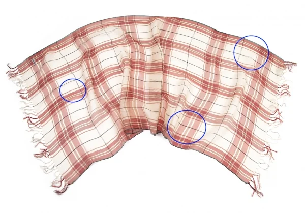 イッセイミヤケISSEY MIYAKE チェックストール ベージュ赤 K-82355_004