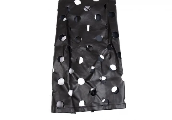 ブラックコムデギャルソンBLACK COMME des GARCONS パンチングシンセティックレザーエプロンワンピース 黒S K-83410_005