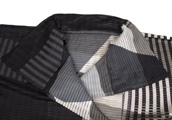 イッセイミヤケISSEY MIYAKE チェックストライププリーツダブルコート 黒ベージュ他2 K-84039_006